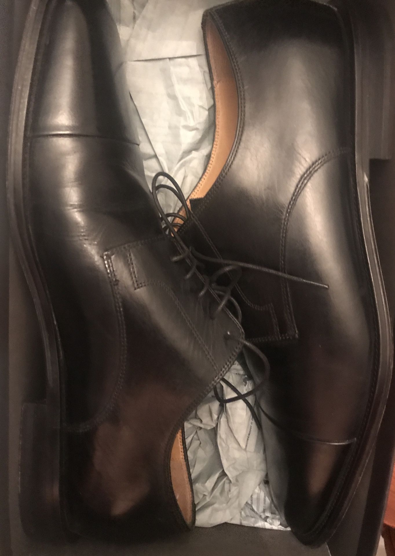 Johnston Murphy shoes. Retail 250. Zapatos Nuevos. Brand new in box. Never worn! Price is firm. Cash and local pick up only. Size 12 Not inte