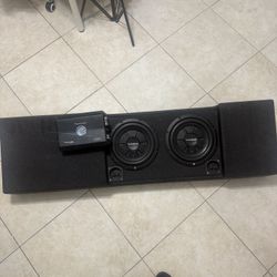 Subwoofers 10in Rockford fosgate R2/ planet audio 1500watt amp