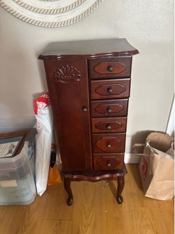Jewelry holder