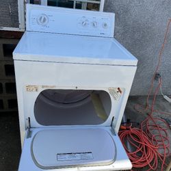 Gas Dryer Brand Kenmore Heavy Duty Everythin Works 3 Months Of Guarantee