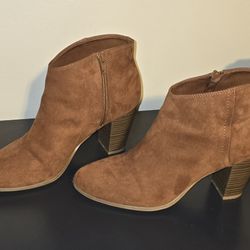 Women's Size 10 Brown  Old Navy Ankle Boots