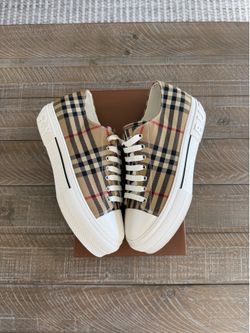 Burberry shoes