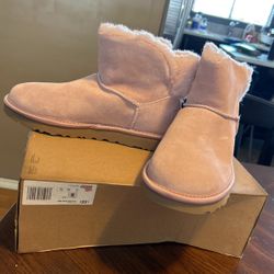 Size 8 pink Uggs