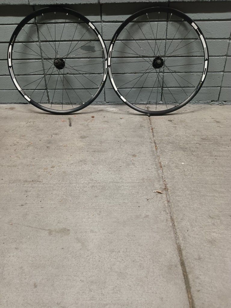 HED 700c Disc Wheelset. $50 Need Gone