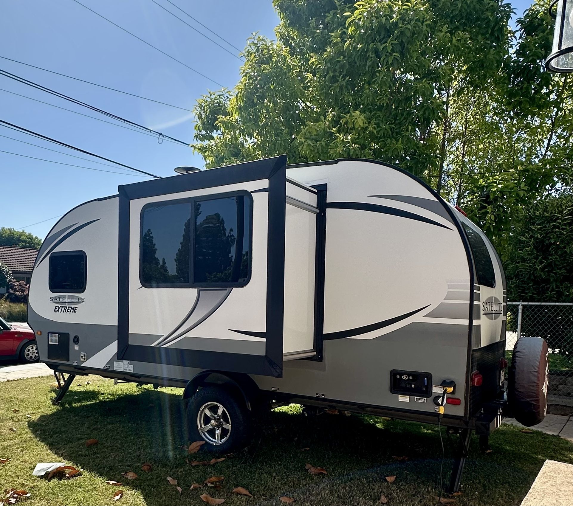 2018 StarCraft Satellite 18MK, Extreme Package