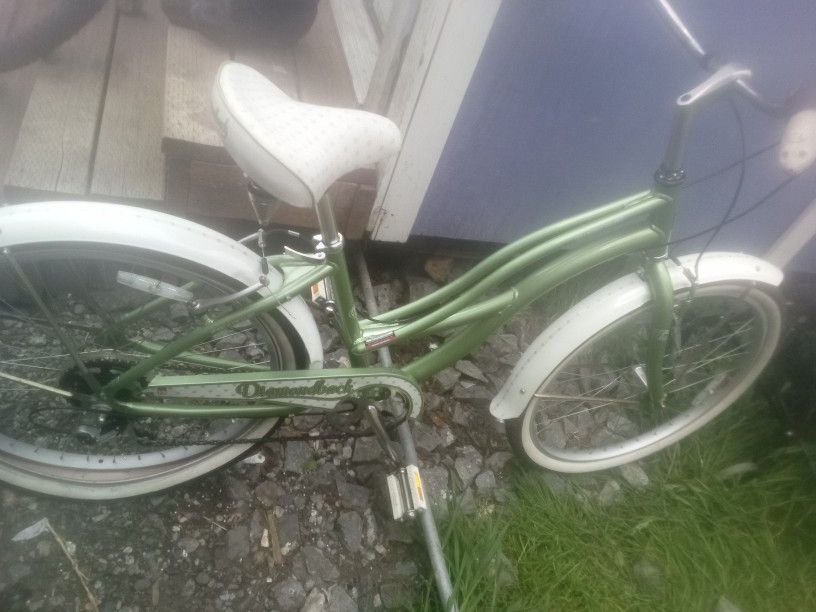 Diamondback Beach Cruiser
