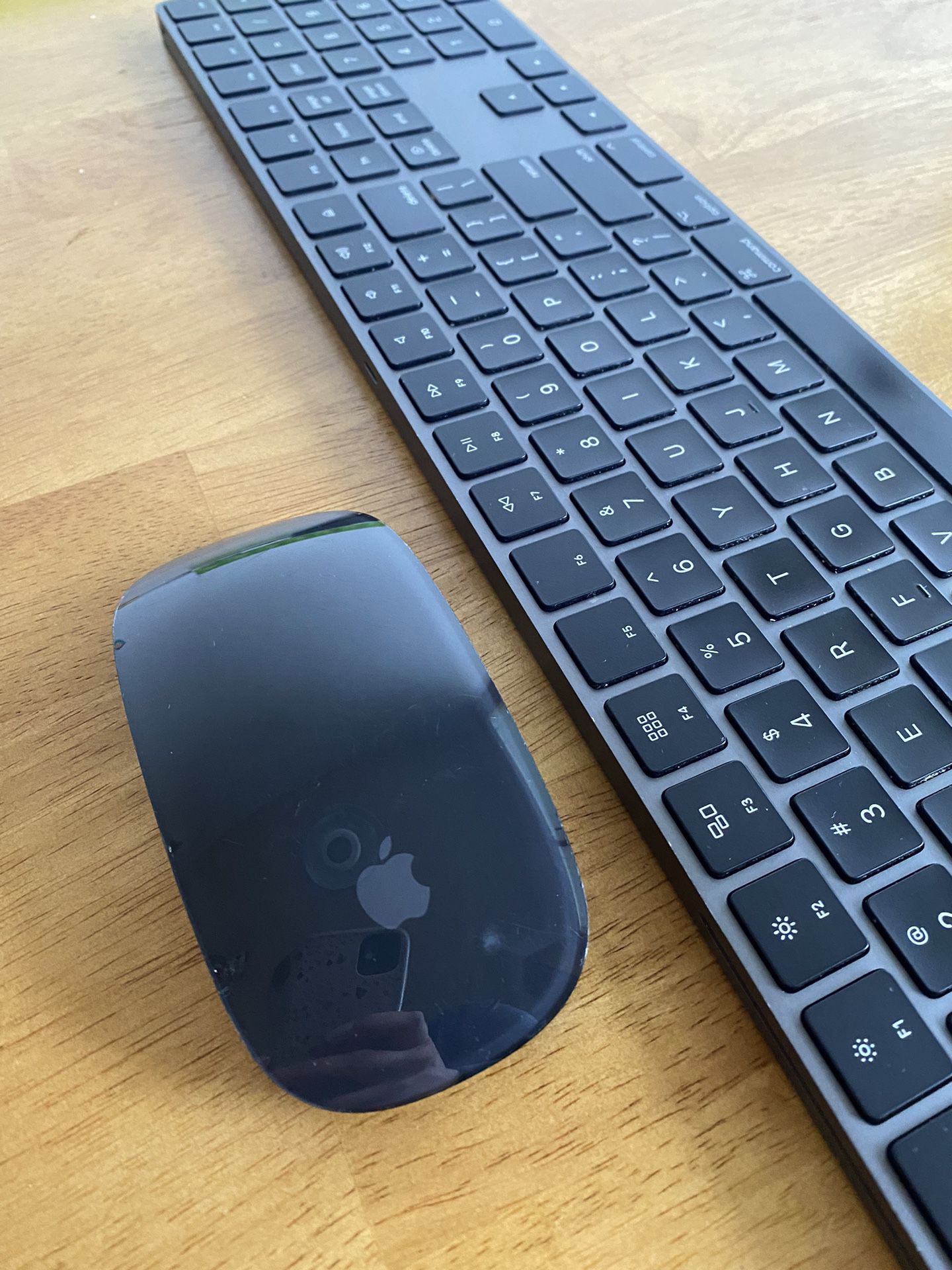 Apple Black Mouse And Keyboard 