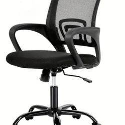 Black Mesh Office Chair – Adjustable & Swivel