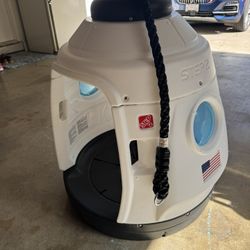 Step2 Space Capsule Swing, Kids Indoor/Outdoor Swing or Playhouse, Backyard Playground Set, Attach to Playset or Tree, for Children 3-8 Years Old