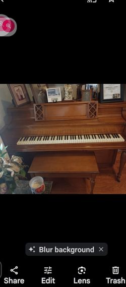STORY & CLARK PIANO