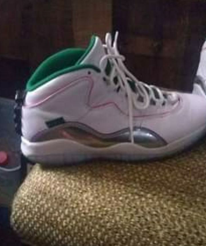 Nike Air Jordan 10 Retro Basketball Shoes/Sneakers Size: 10.5