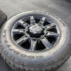 2025 GMC 2500 Wheels and Tires