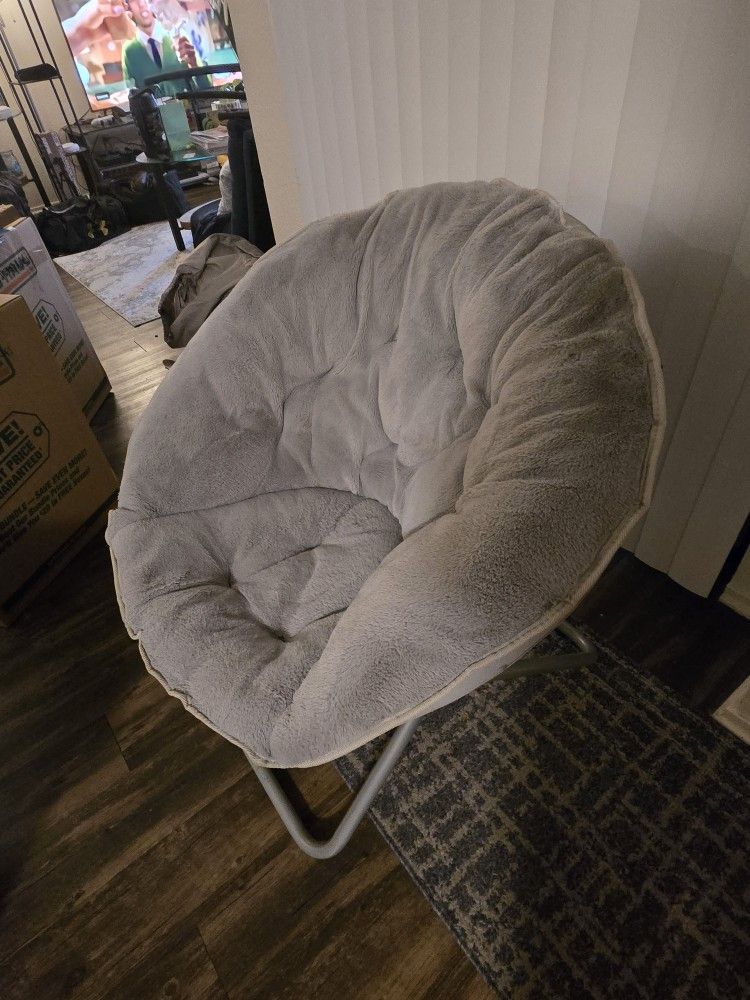 Folding Saucer Chair