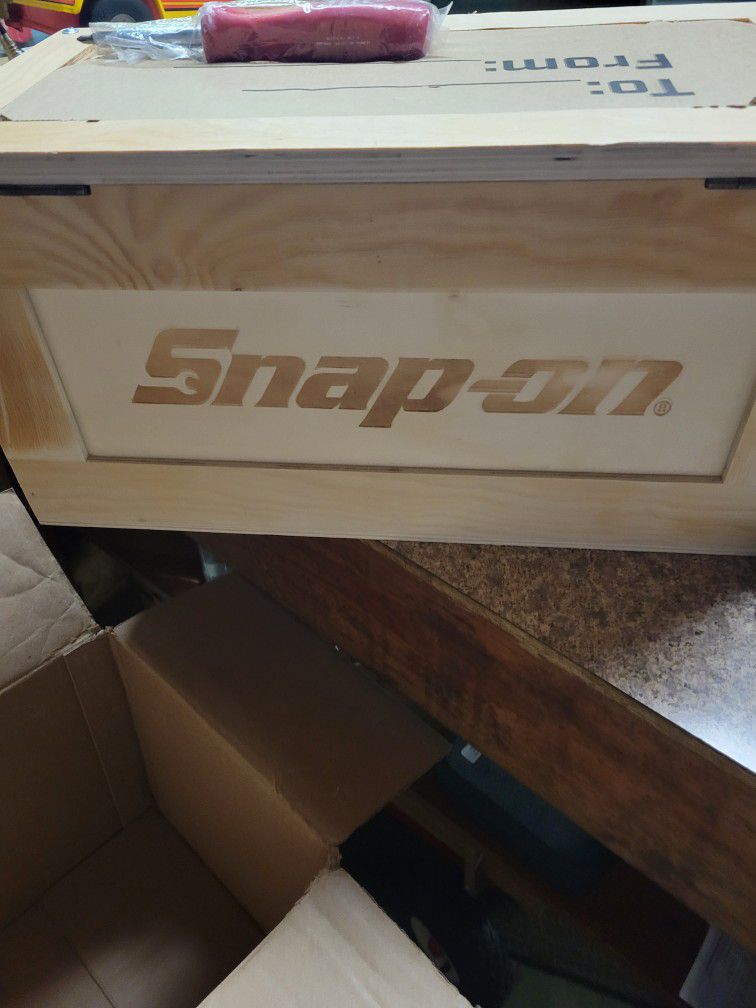 New In Box Snap On Crate Car Pack Tech Set