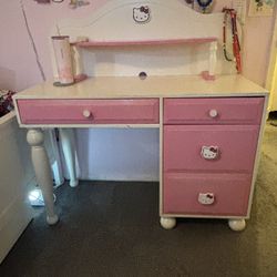 Hello Kitty Desk