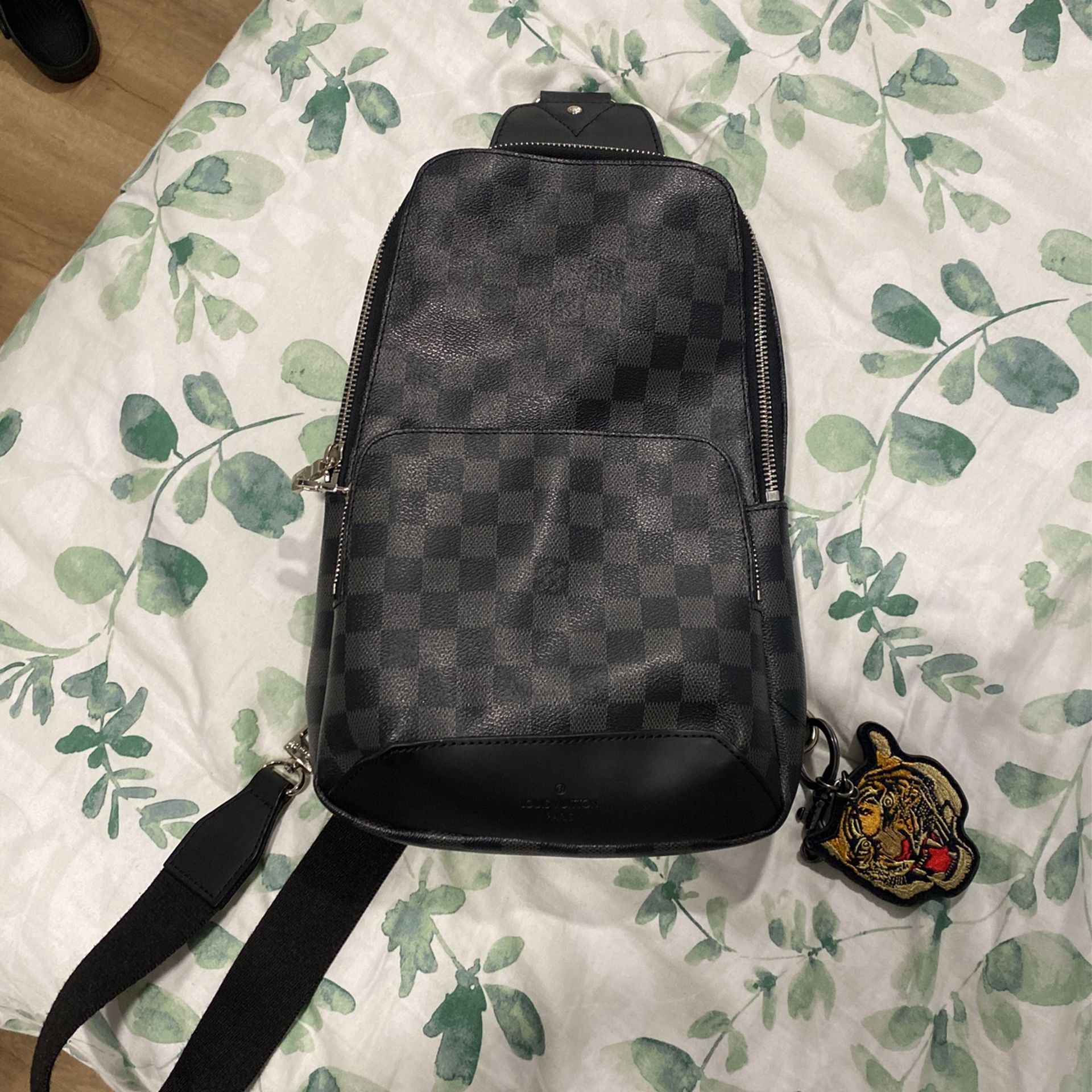 Louis Vuitton Sling Bag for Sale in Los Angeles, CA - OfferUp