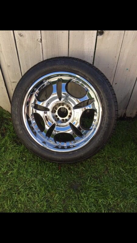 22 inch rims 6 lug universal tires , gmc envoy , Chevy traiblazer + more