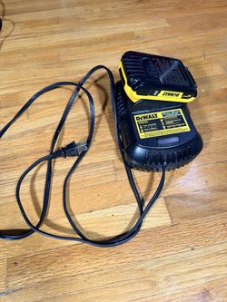 DEWALT DCB203 20V MAX 2.0Ah Lithium-Ion Battery + DCB101 Charger Genuine OEM