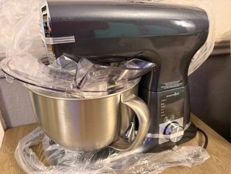Pampered Chef Deluxe Standing Mixer