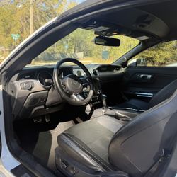 2019 Ford Mustang Eco boost 