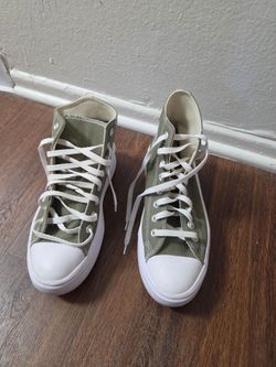 Converse Chuck Taylor High Top Sneakers