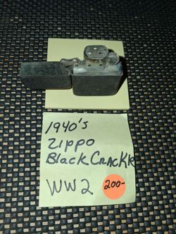 1940s WW2 Zippo black crackle lighter. Overall condition is excellent! All sales final.