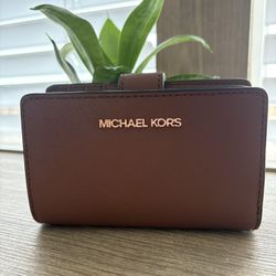 Mk Wallet Like New! 