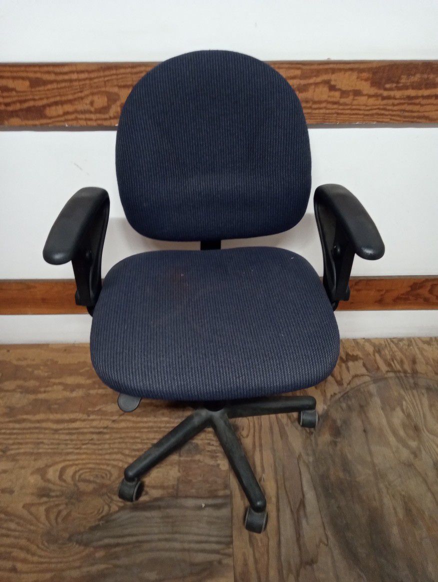 Computer/ Secretarial Chair