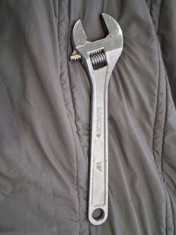 Husky 18'' Wrench