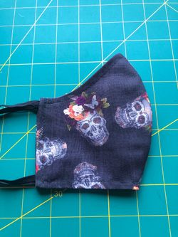 Dia de los muertos face mask