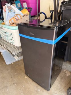 Mini fridge