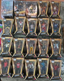 80+ WWE Elite, Legends & Ultimate Figures – Boxed Collection – Rare & Exclusives