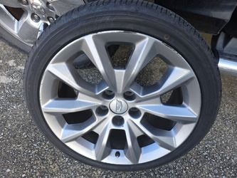 Cadillac Tires And Rims, 255/35/19R