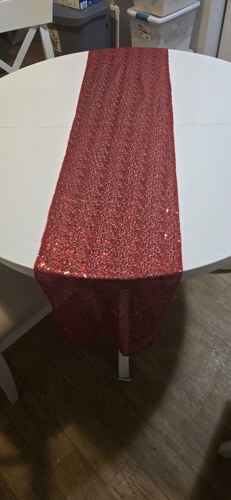 Red Glitter Table Runners