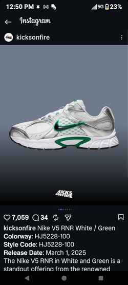 NIKE (BRAND NEW) V5 RNR running shoes