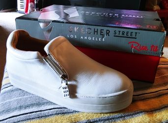 Skecher Street Rise Fit Size Women's Size 8 Never Been Worn