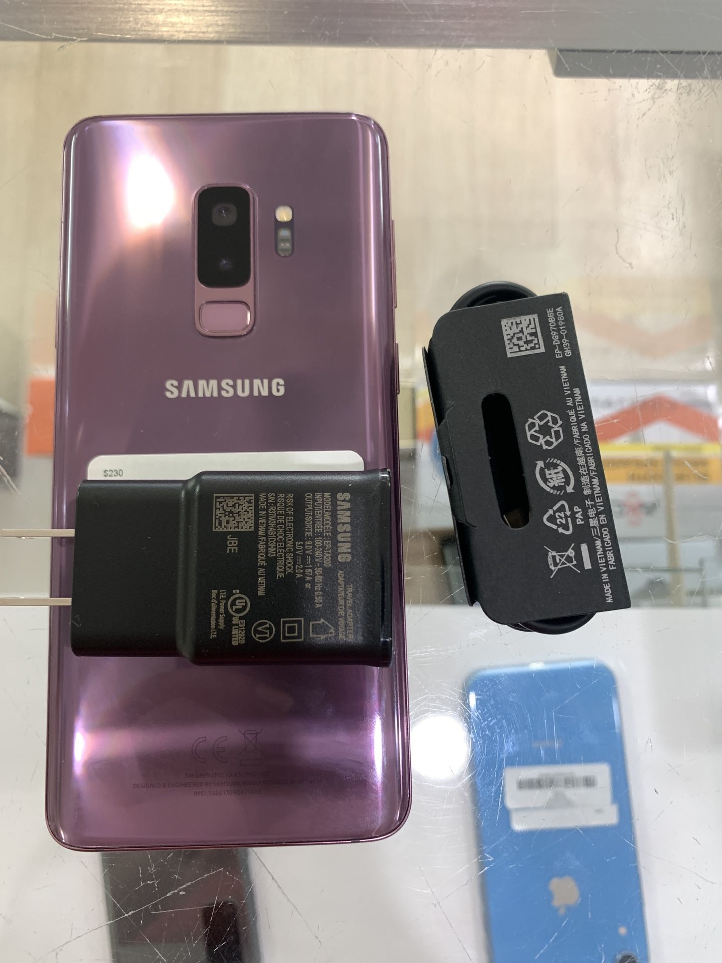 Samsung Galaxy s9 Plus unlocked 64 gb , Sold with warranty for