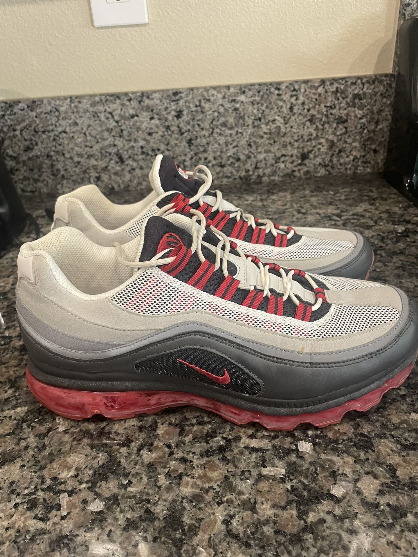 Nike Air Max - Size 10 Men’s