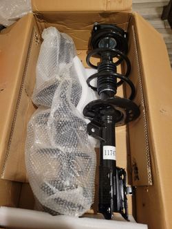 2012-----2015 Nissan Rogue front struts