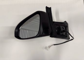 15-19 Toyota Yaris Left Side/ Driver Side Single Mirror With Powered Glass