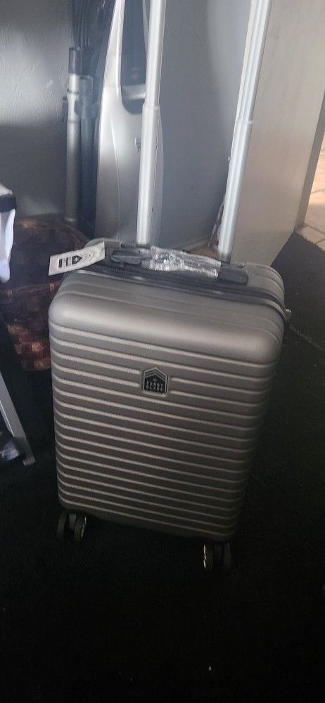 2 Hard Shell Suite Cases