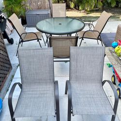 Outdoor Patio Furniture - Table and Chairs