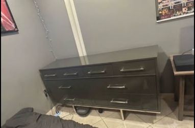 Modern Glossy Gray 8-Drawer Dresser