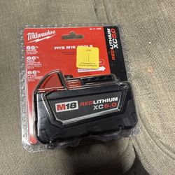 Milwaukee M18 Red Lithium Xc 5.0ah Batteries/ Charger 