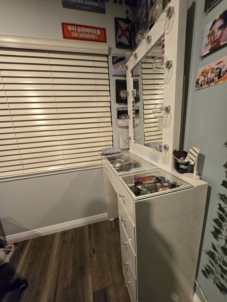 Makeup Vanity