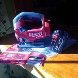 Milwaukee 18v New Fuel.  Jip Saw.  W/ Battery.   5.0 AH.   