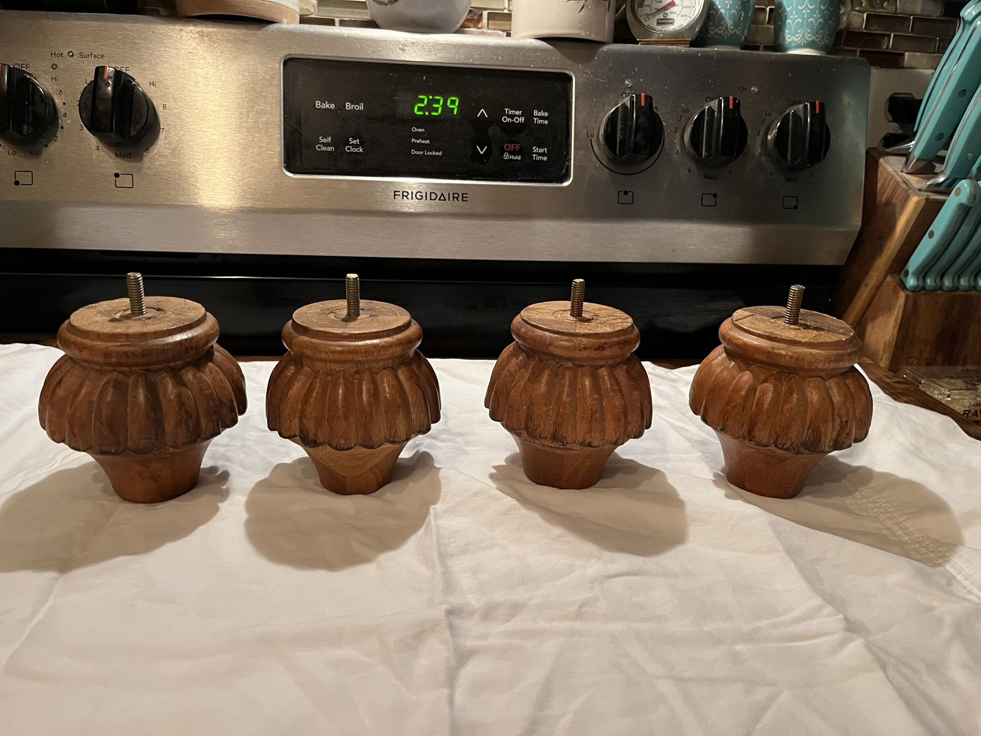 Set a four wooden legs