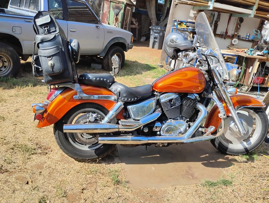 2002 Honda Shadow Saber 1100