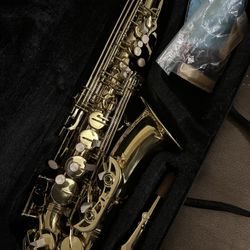 Nice Gold Alto Saxophone with New Reeds Excellent Condition $350 Firm