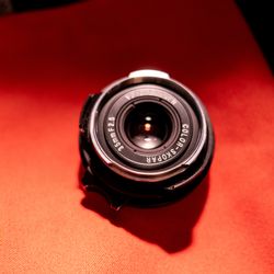 Voightlander Color Skopar f2.5 PII VM for Leica M with Lens Hood